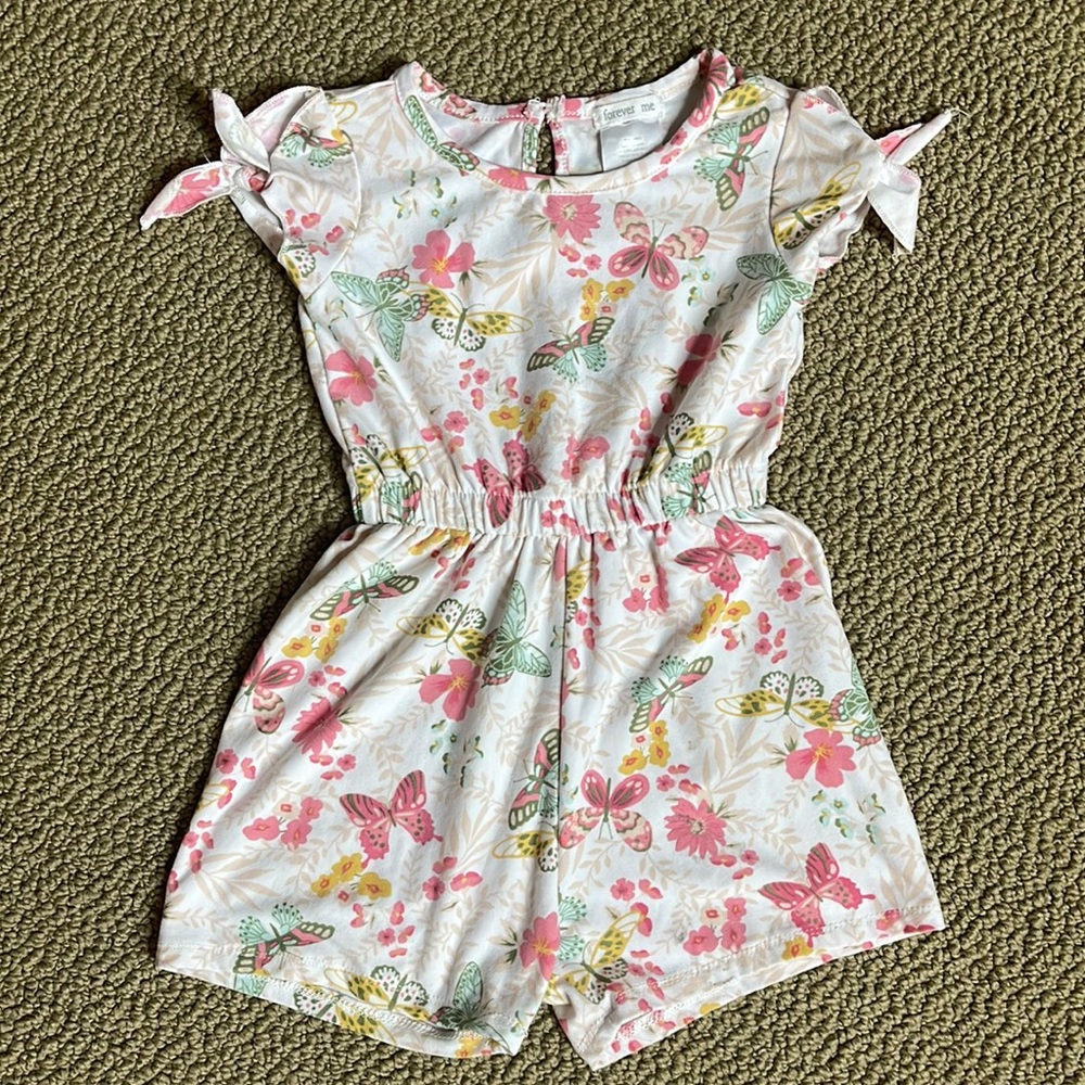 Forever me size 2T jumper shorts. Very cute!